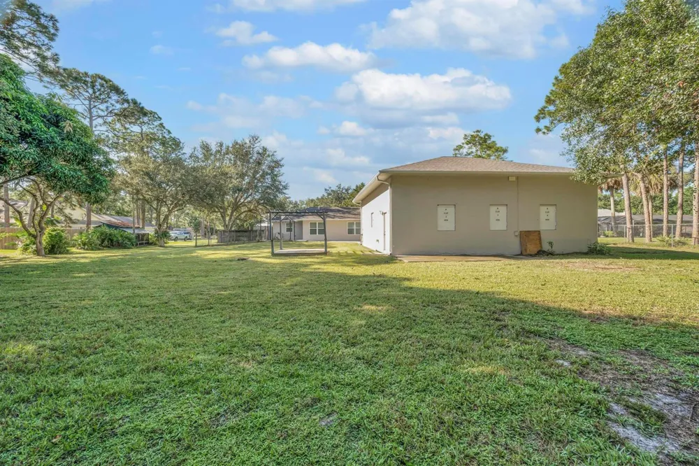 8330 Hidden Pines Road Fort Pierce, FL 34945