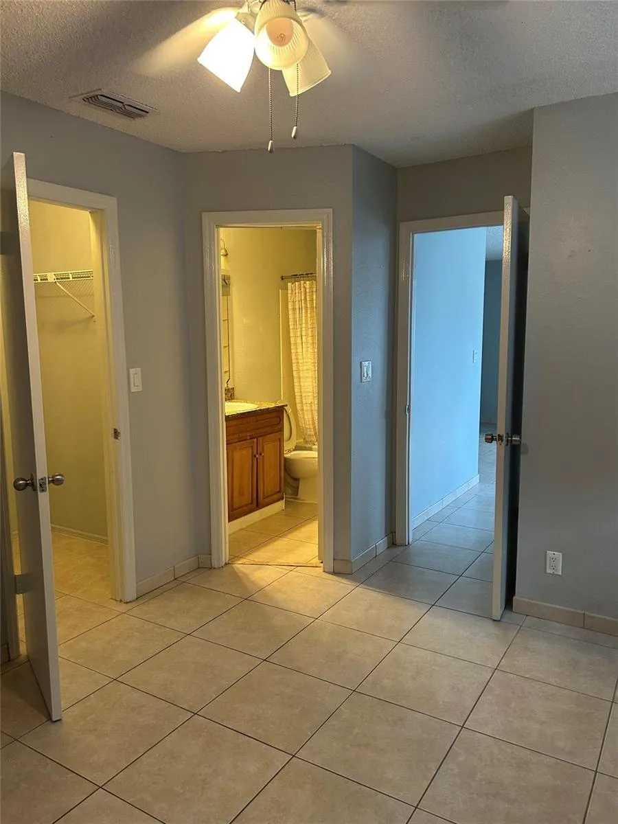 2866 S University Drive #5101 Davie, FL 33328