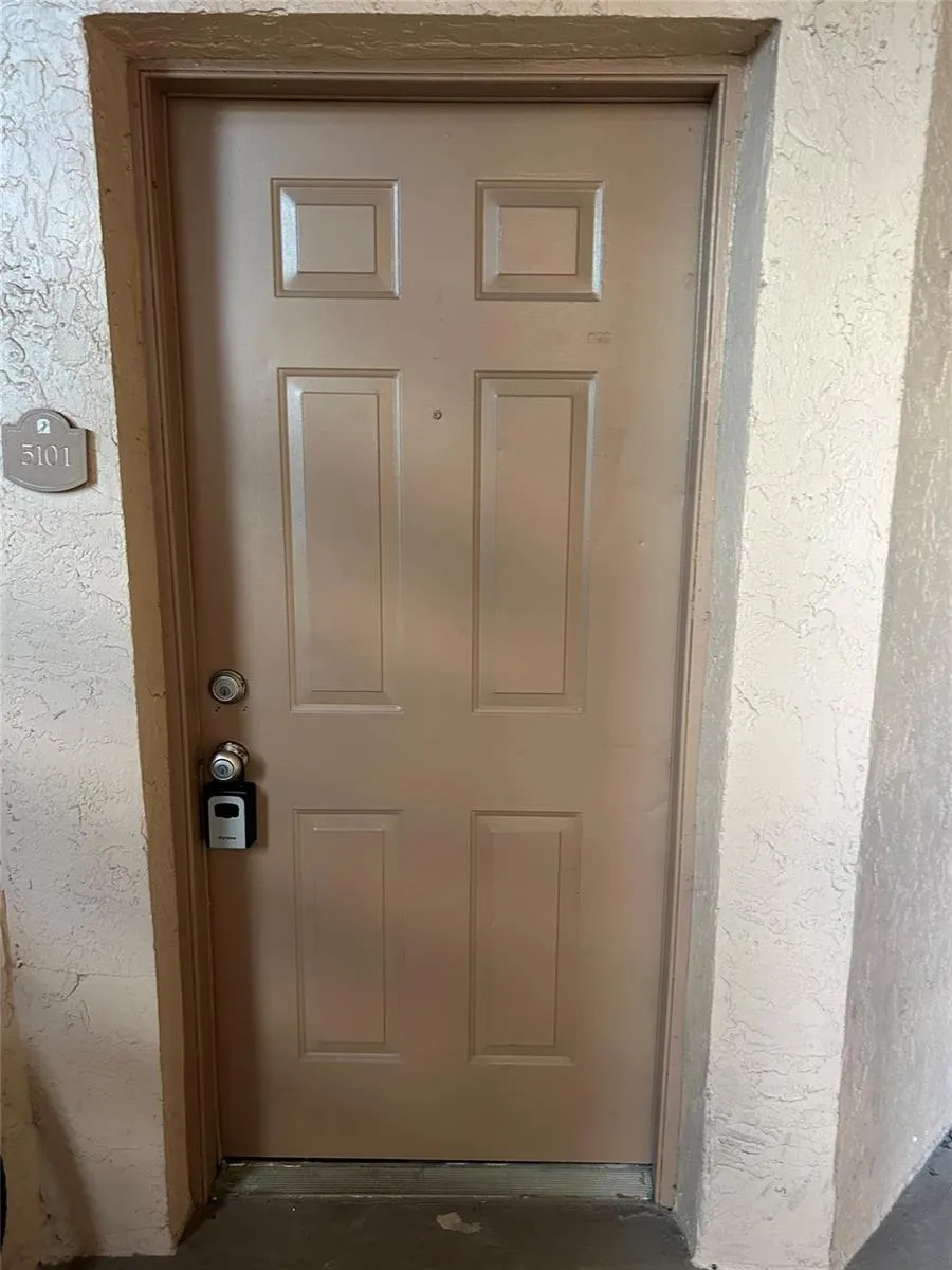 2866 S University Drive #5101 Davie, FL 33328