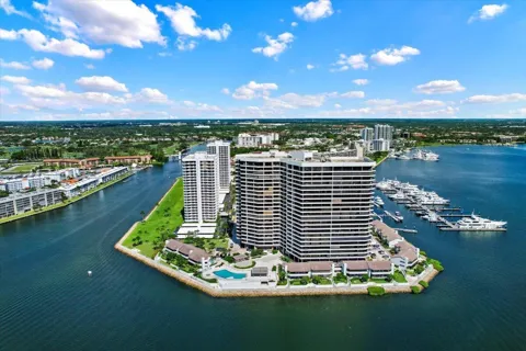 100 Lakeshore Drive #1854
