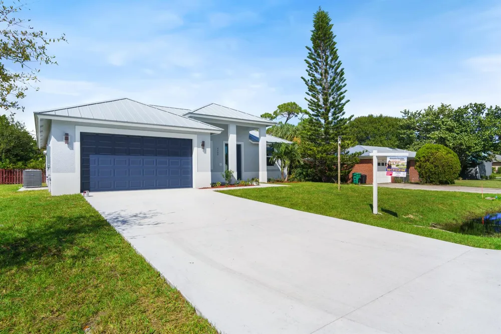 4709 Seagrape Drive Fort Pierce, FL 34945