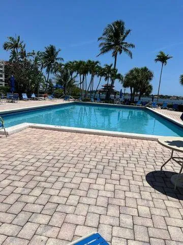 110 Half Moon Circle #E2 Hypoluxo, FL 33462