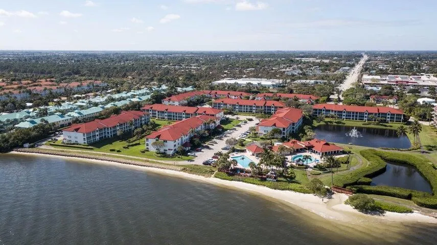 110 Half Moon Circle #E2 Hypoluxo, FL 33462