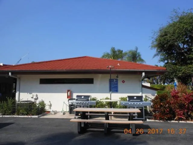 110 Half Moon Circle #E2 Hypoluxo, FL 33462