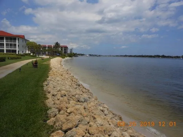 110 Half Moon Circle #E2 Hypoluxo, FL 33462
