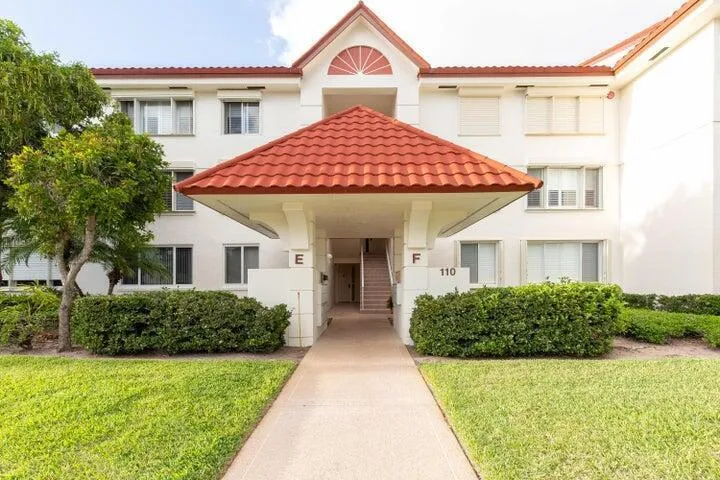 110 Half Moon Circle #E2 Hypoluxo, FL 33462