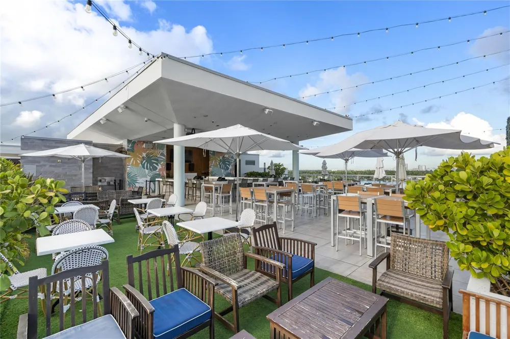 777 Ocean Drive #N522 Hollywood, FL 33019