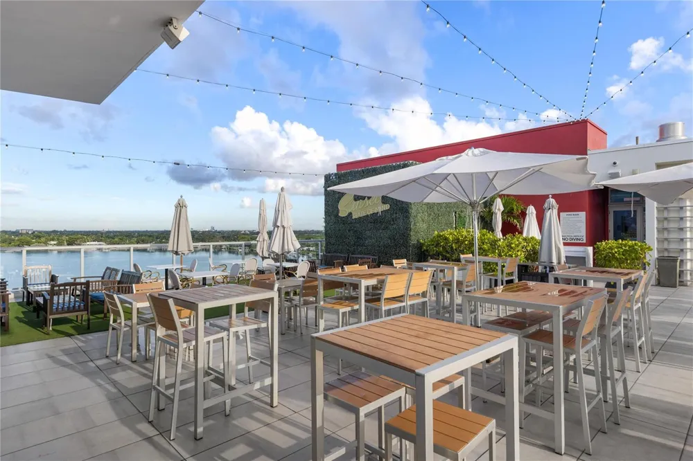 777 Ocean Drive #N522 Hollywood, FL 33019