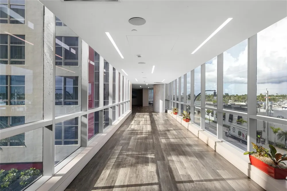 777 Ocean Drive #N522 Hollywood, FL 33019