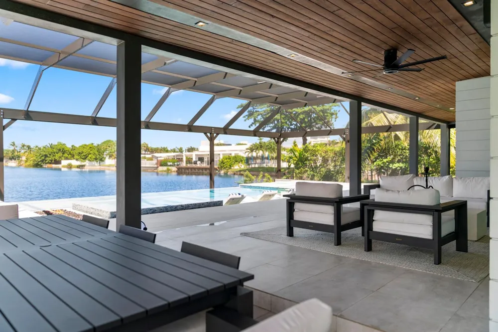 2511 NE 209th Terrace Miami, FL 33180