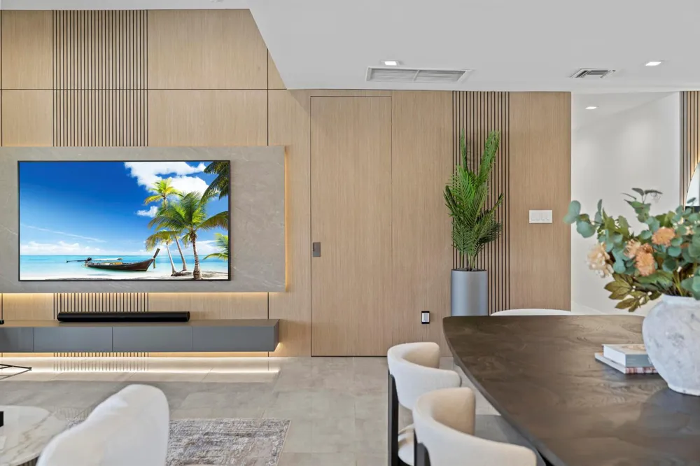 2511 NE 209th Terrace Miami, FL 33180