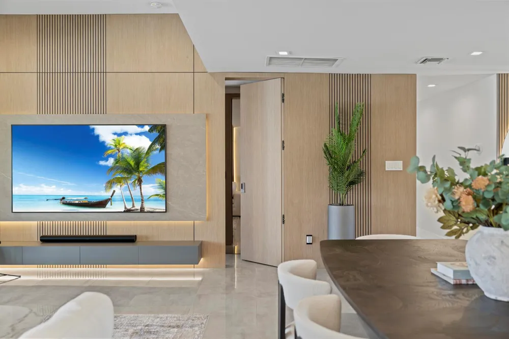 2511 NE 209th Terrace Miami, FL 33180