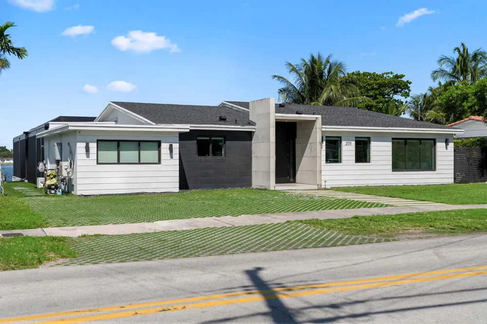 2511 NE 209th Terrace Miami, FL 33180