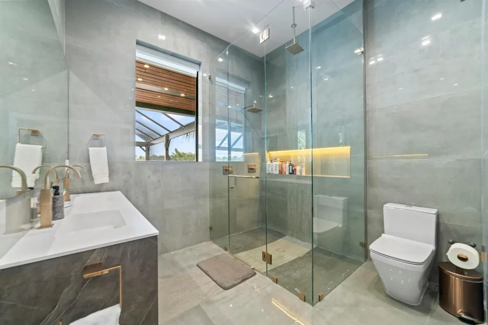 2511 NE 209th Terrace Miami, FL 33180