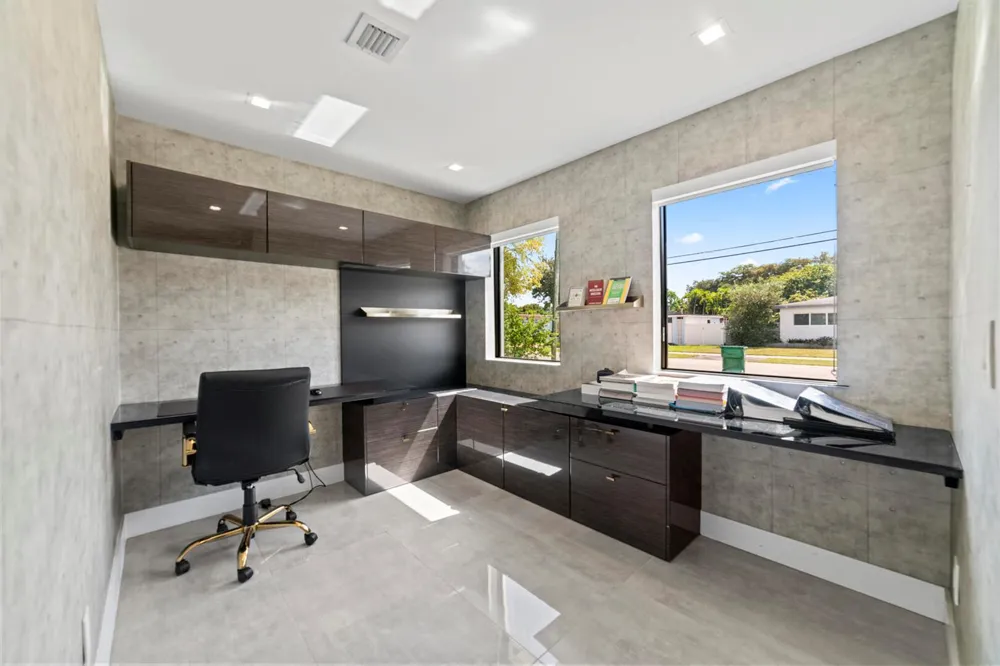 2511 NE 209th Terrace Miami, FL 33180