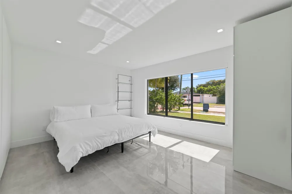 2511 NE 209th Terrace Miami, FL 33180