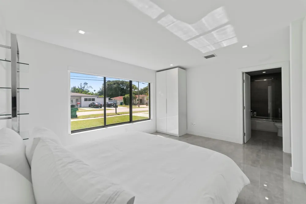 2511 NE 209th Terrace Miami, FL 33180