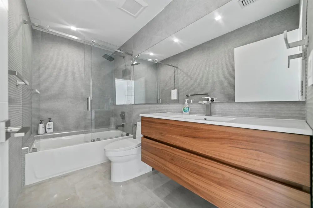 2511 NE 209th Terrace Miami, FL 33180