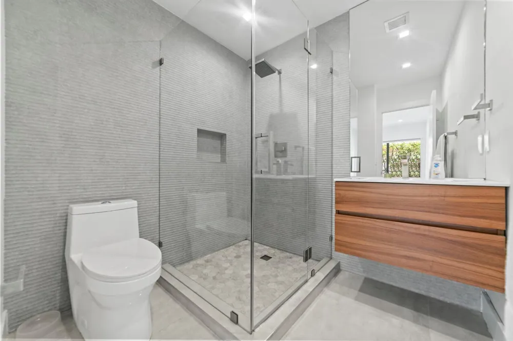 2511 NE 209th Terrace Miami, FL 33180
