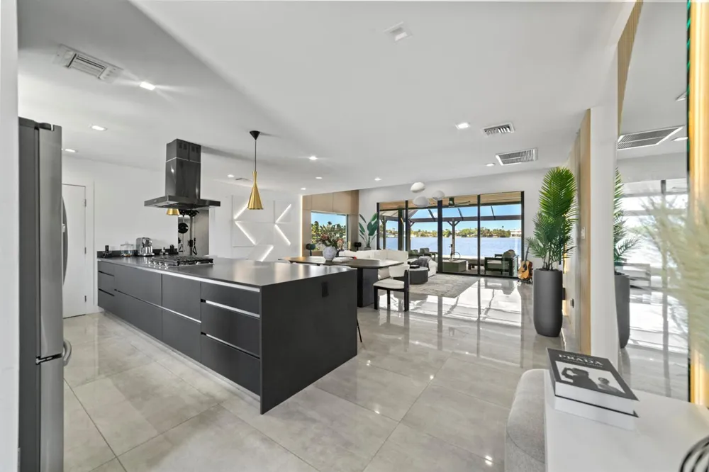 2511 NE 209th Terrace Miami, FL 33180