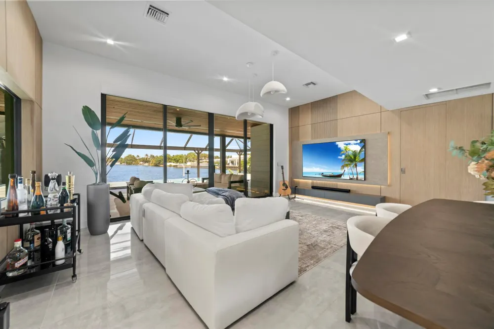 2511 NE 209th Terrace Miami, FL 33180