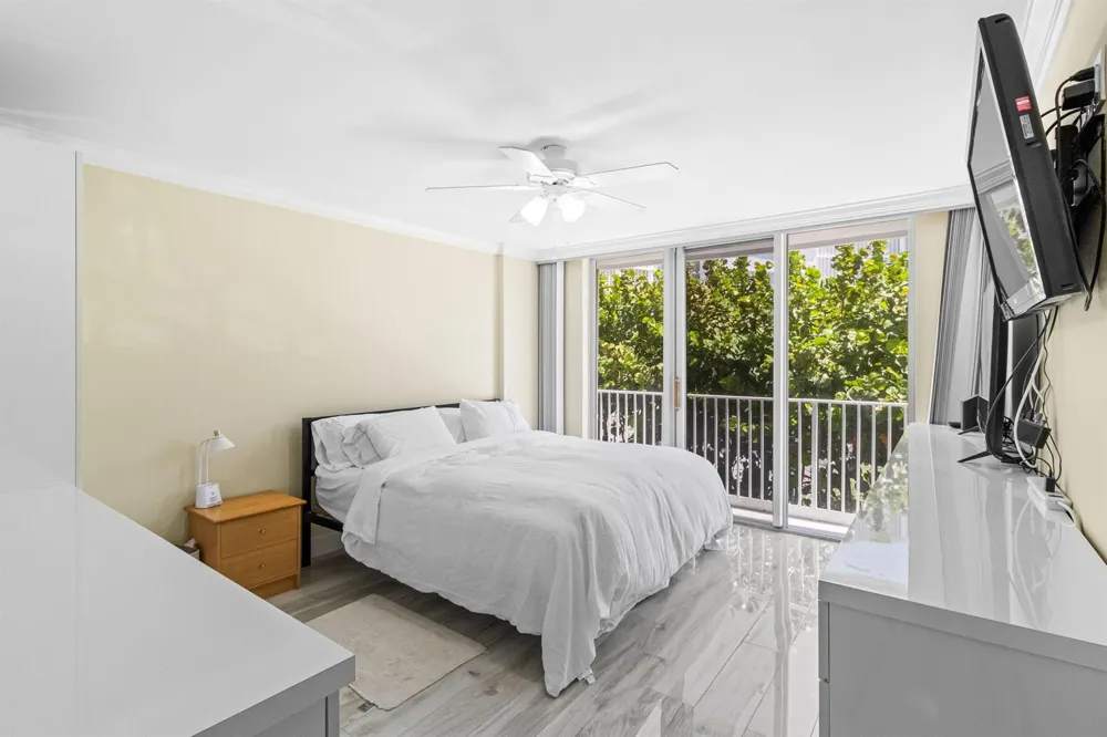 3580 S Ocean Boulevard #2a South Palm Beach, FL 33480