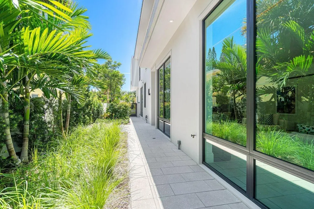 514 NE 7th Avenue Delray Beach, FL 33483