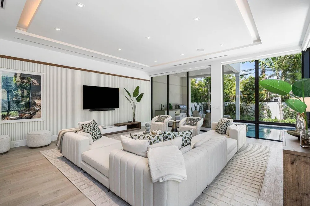 514 NE 7th Avenue Delray Beach, FL 33483
