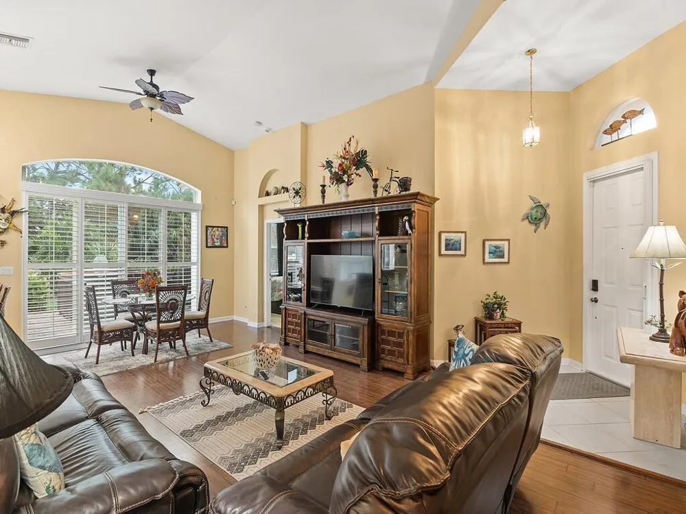6159 Arlington Way Fort Pierce, FL 34951