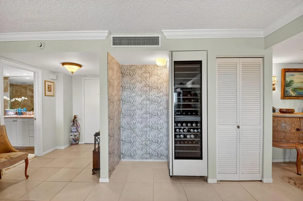 3589 S Ocean Boulevard #608 South Palm Beach, FL 33480