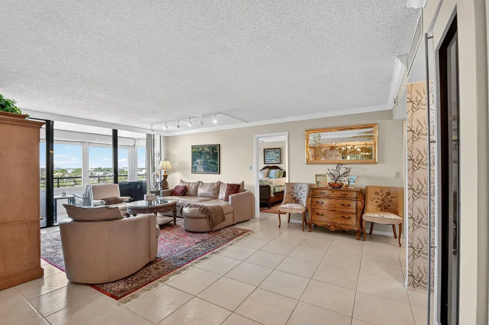 3589 S Ocean Boulevard #608 South Palm Beach, FL 33480