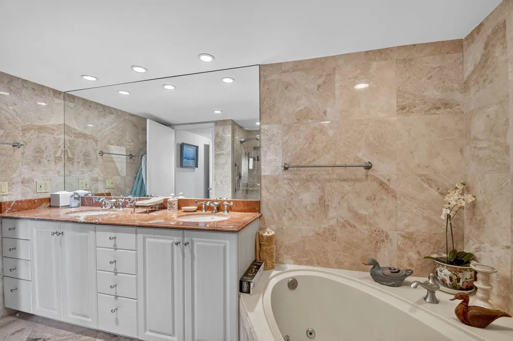 3589 S Ocean Boulevard #608 South Palm Beach, FL 33480