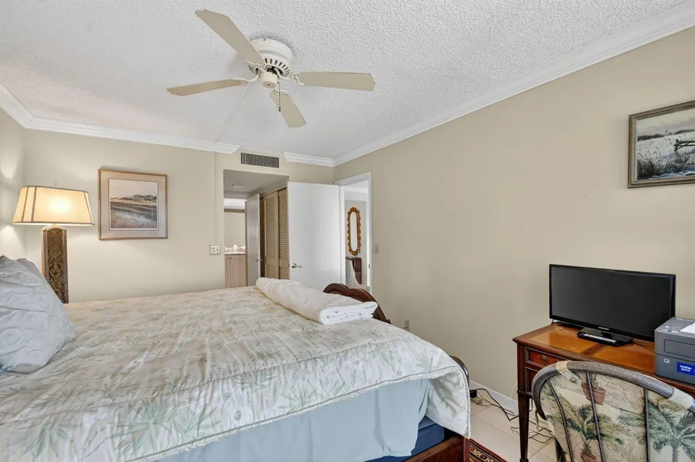 3589 S Ocean Boulevard #608 South Palm Beach, FL 33480