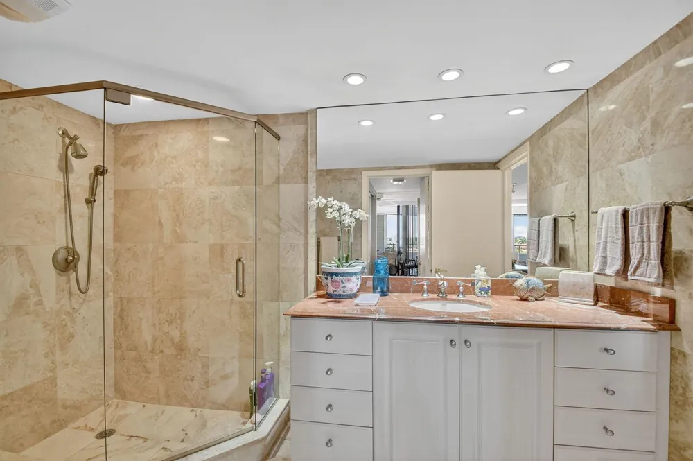 3589 S Ocean Boulevard #608 South Palm Beach, FL 33480