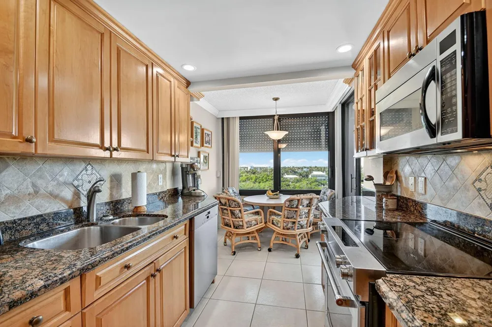 3589 S Ocean Boulevard #608 South Palm Beach, FL 33480