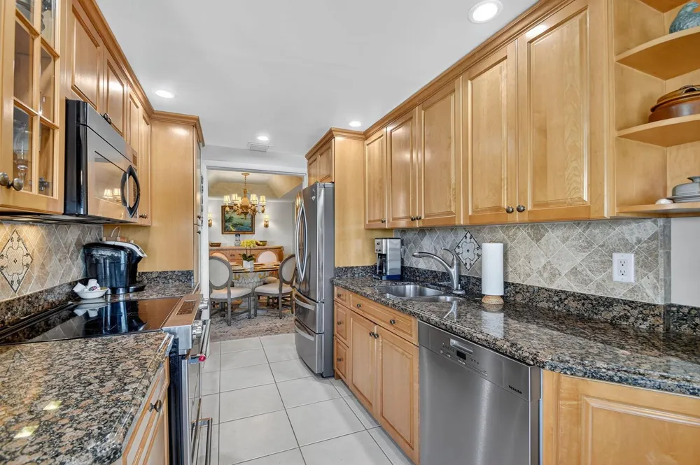 3589 S Ocean Boulevard #608 South Palm Beach, FL 33480