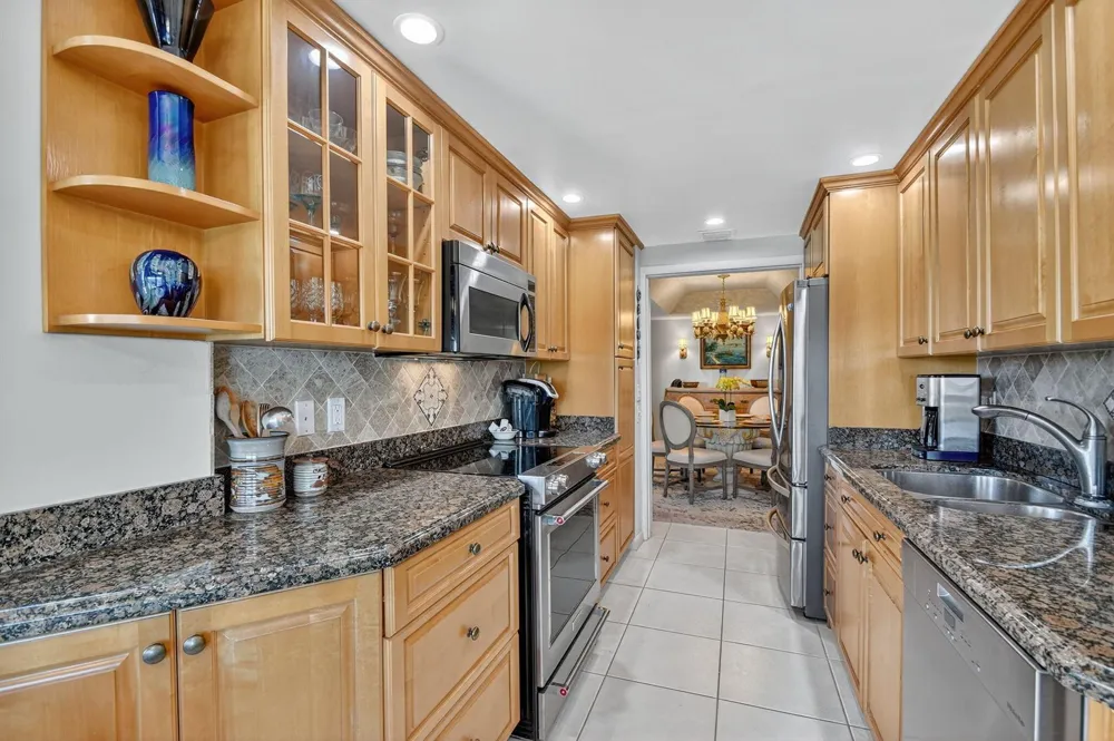 3589 S Ocean Boulevard #608 South Palm Beach, FL 33480