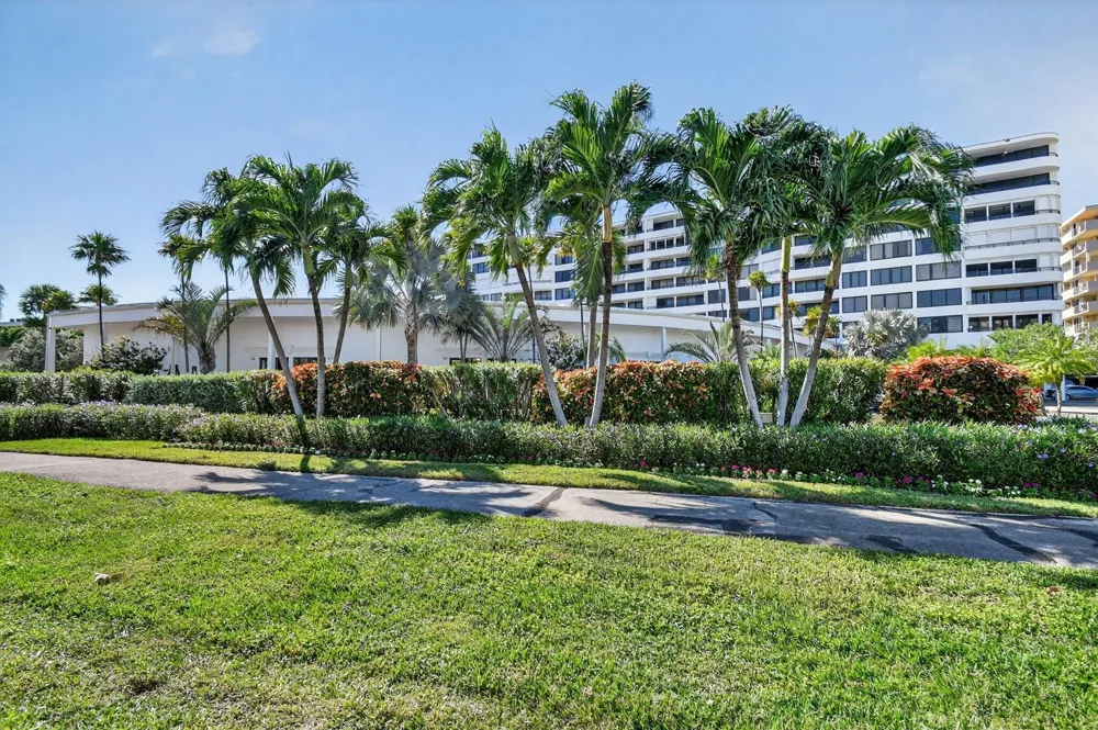 3589 S Ocean Boulevard #608 South Palm Beach, FL 33480