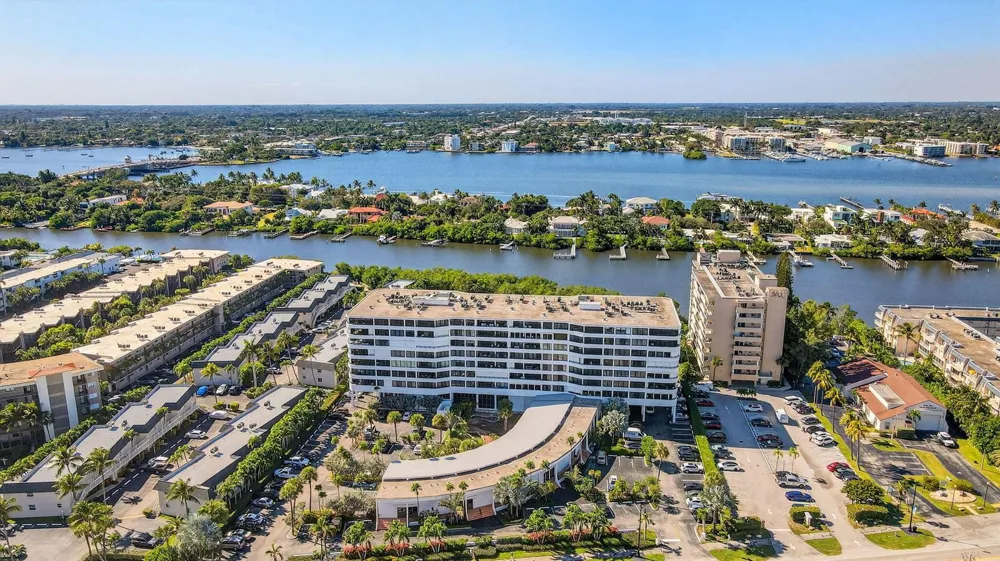3589 S Ocean Boulevard #608 South Palm Beach, FL 33480