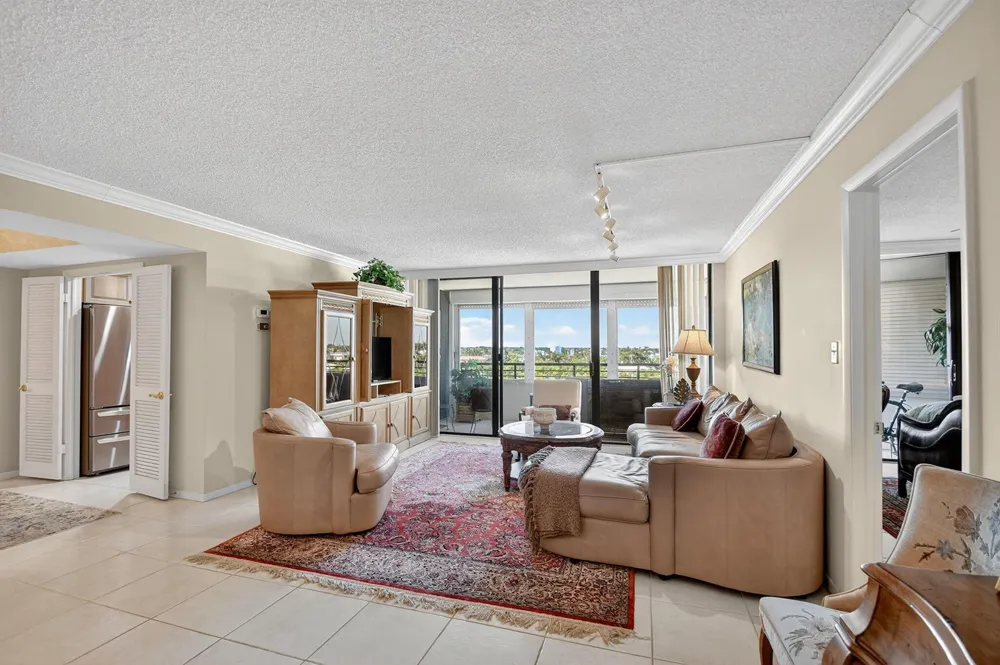 3589 S Ocean Boulevard #608 South Palm Beach, FL 33480