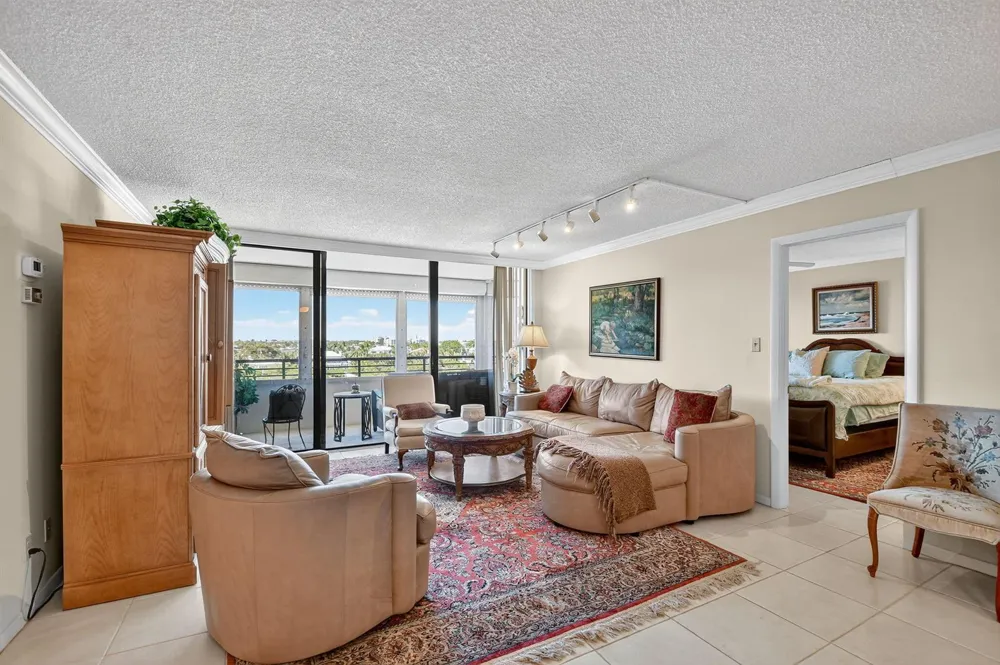 3589 S Ocean Boulevard #608 South Palm Beach, FL 33480