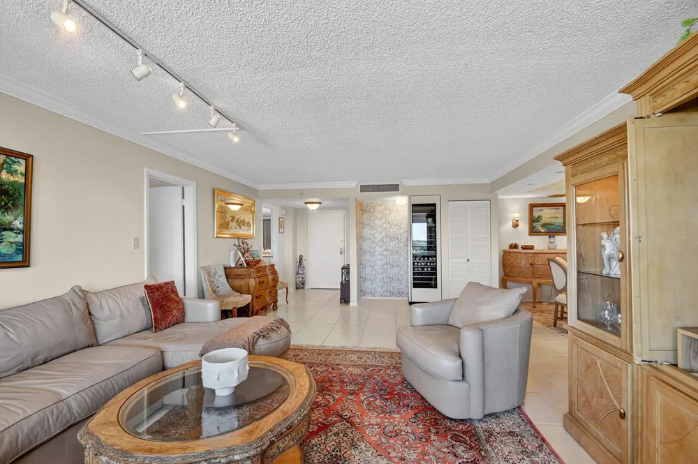 3589 S Ocean Boulevard #608 South Palm Beach, FL 33480