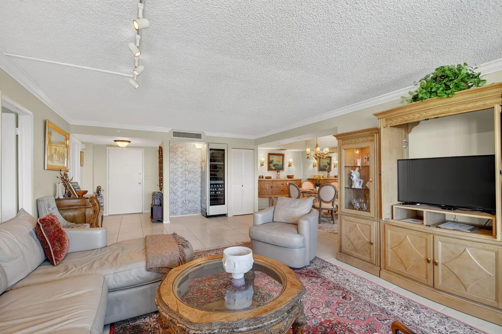 3589 S Ocean Boulevard #608 South Palm Beach, FL 33480