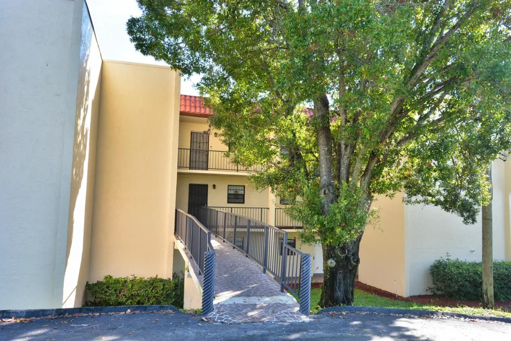 2050 Oleander Boulevard #5-306 Fort Pierce, FL 34950