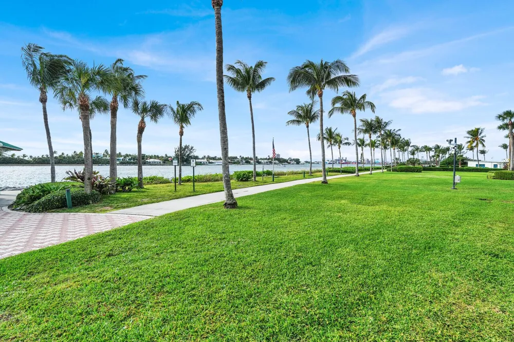 300 Inlet Way #2 Palm Beach Shores, FL 33404