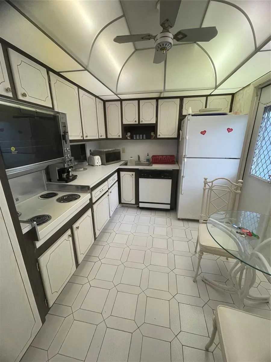 604 NE 2nd Street #231 Dania Beach, FL 33004