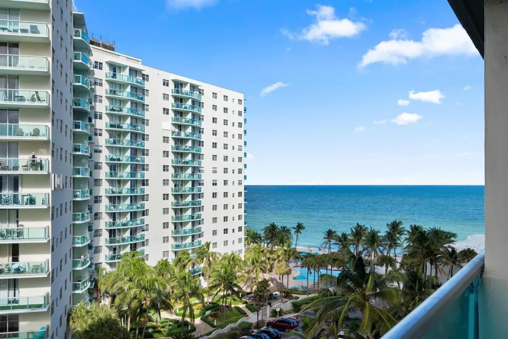 4001 S Ocean Drive #8E Hollywood, FL 33019