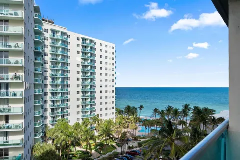 4001 S Ocean Drive #8E