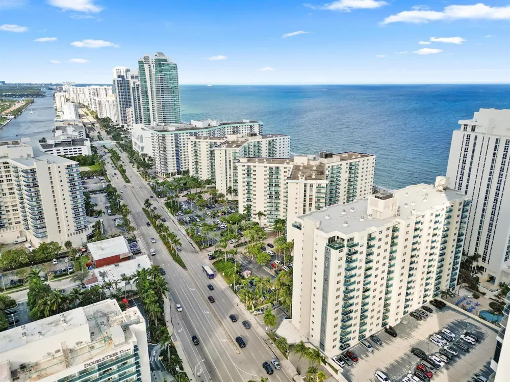 4001 S Ocean Drive #8E Hollywood, FL 33019