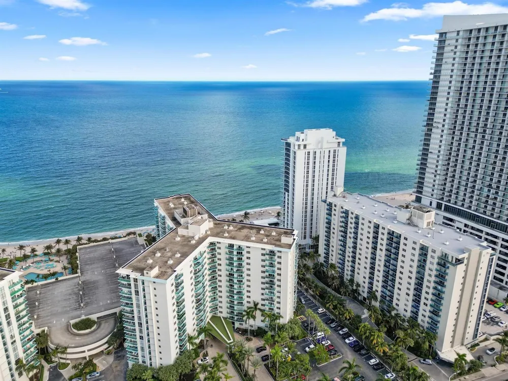 4001 S Ocean Drive #8E Hollywood, FL 33019